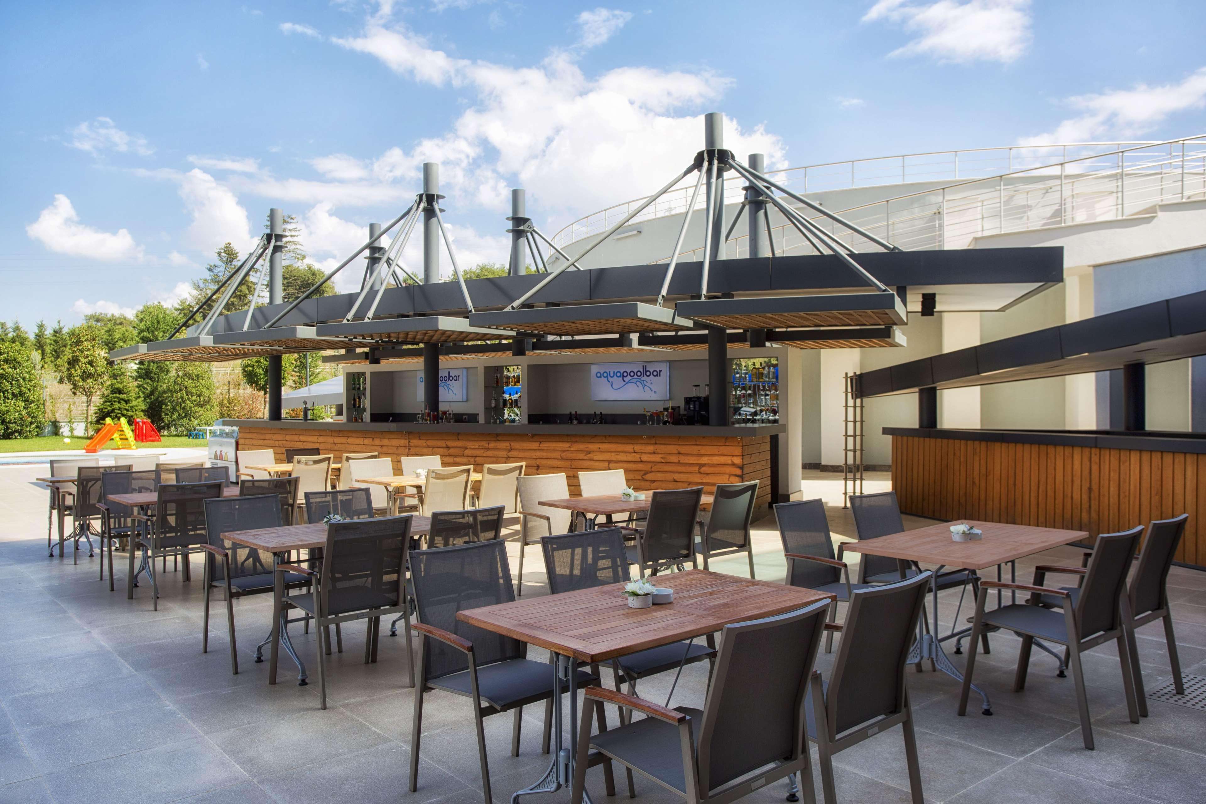 Radisson Blu Hotel & Spa, Istanbul Tuzla Exterior photo The outdoor bar at the new terminal