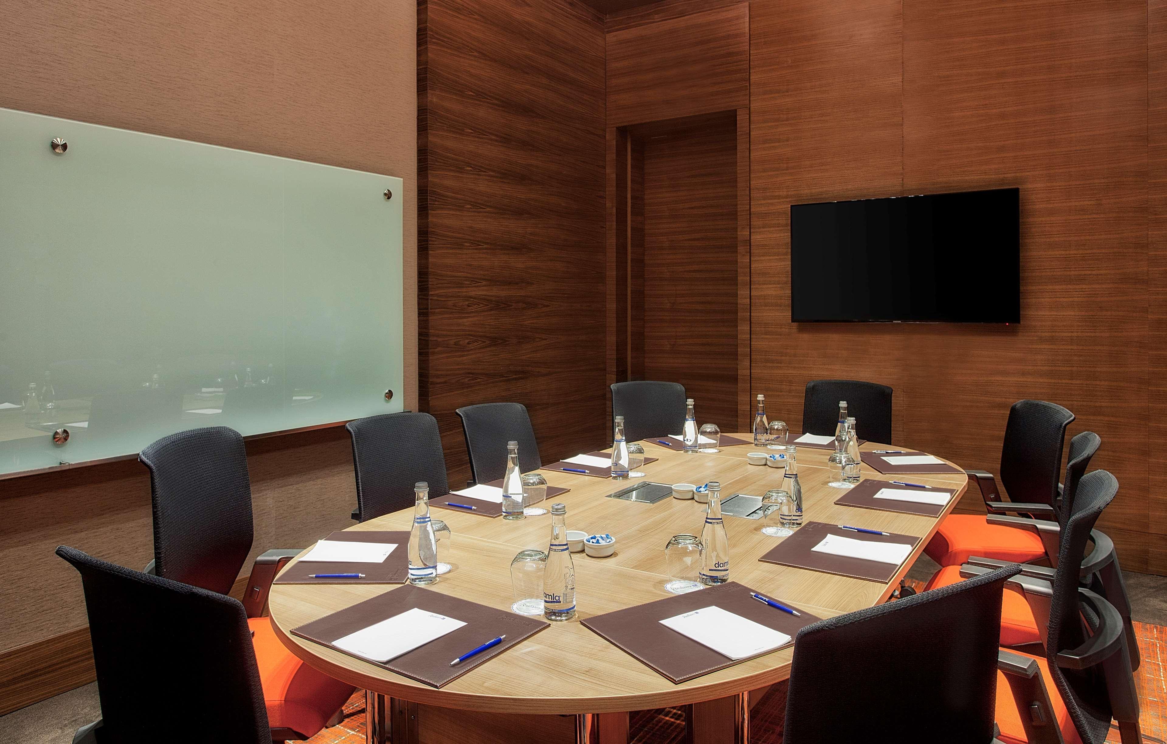 Radisson Blu Hotel & Spa, Istanbul Tuzla Exterior photo Meeting room