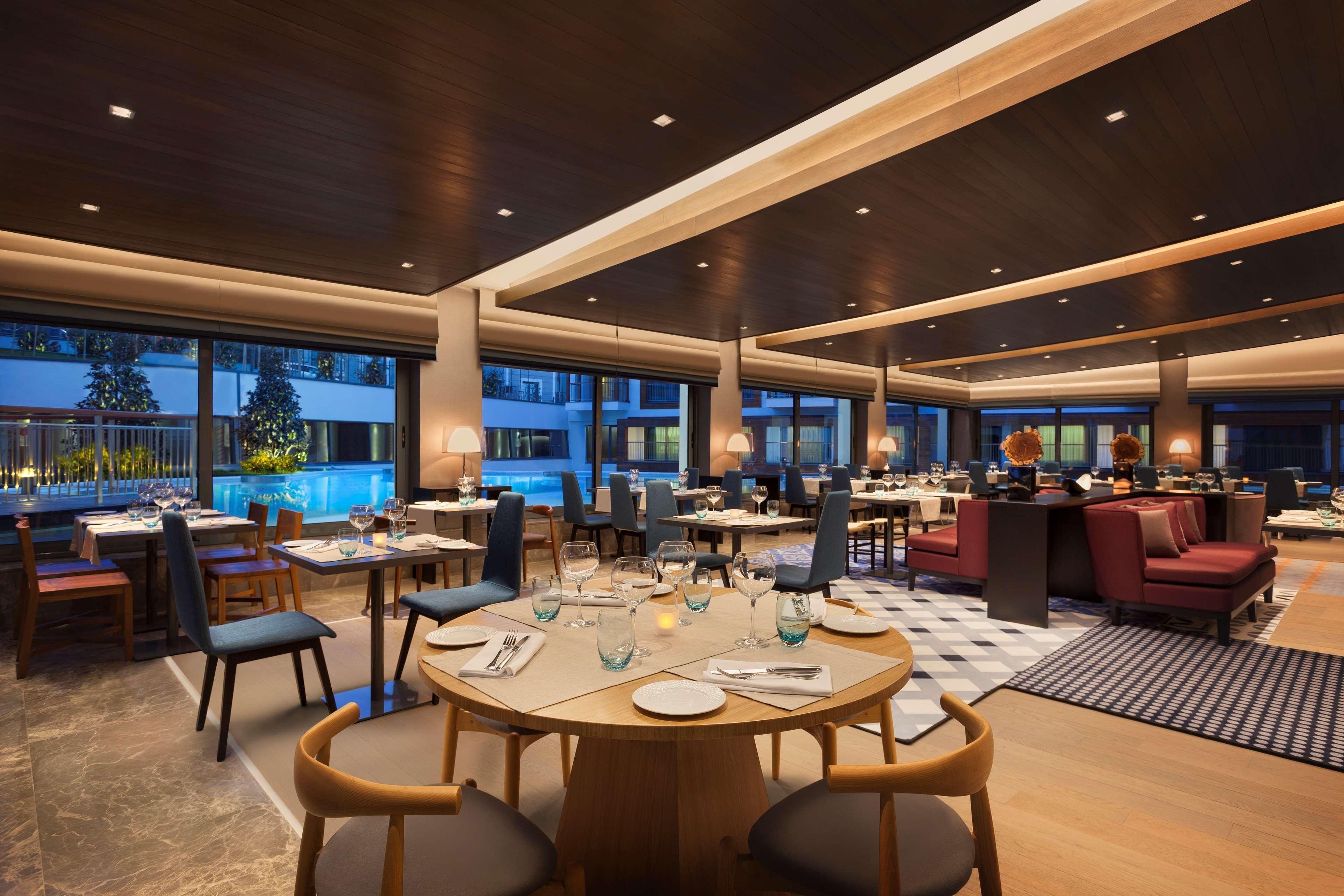 Radisson Blu Hotel & Spa, Istanbul Tuzla Exterior photo The restaurant